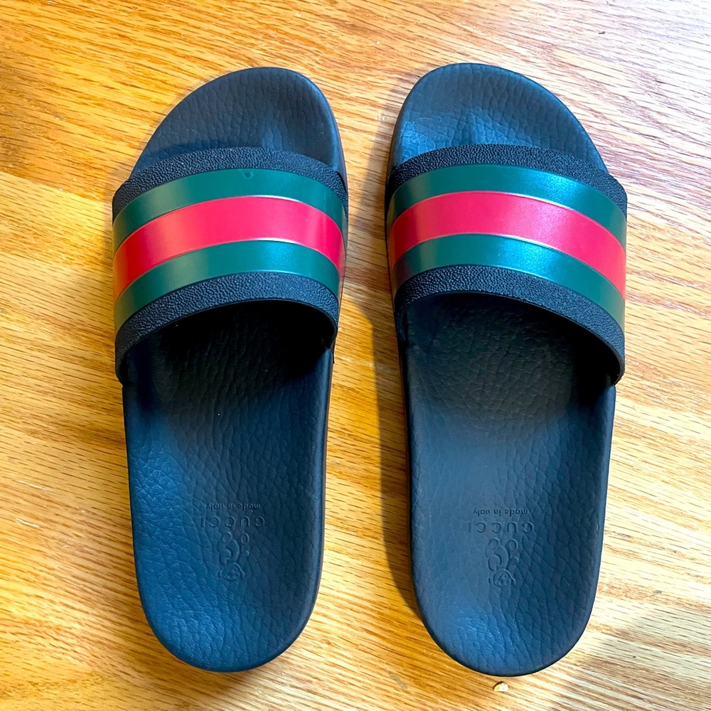 Gucci Pursuit 72 Rubber Slides, Kids